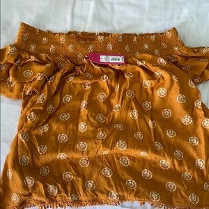 Off the shoulders cute top